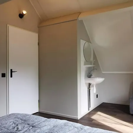 Strandhuisje Op Nabij Nijmegen Holiday home *