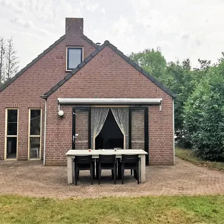 Strandhuisje Op Nabij Nijmegen Holiday home *