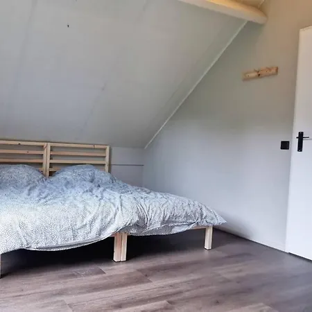 Strandhuisje Op Nabij Nijmegen Holiday home Ewijk